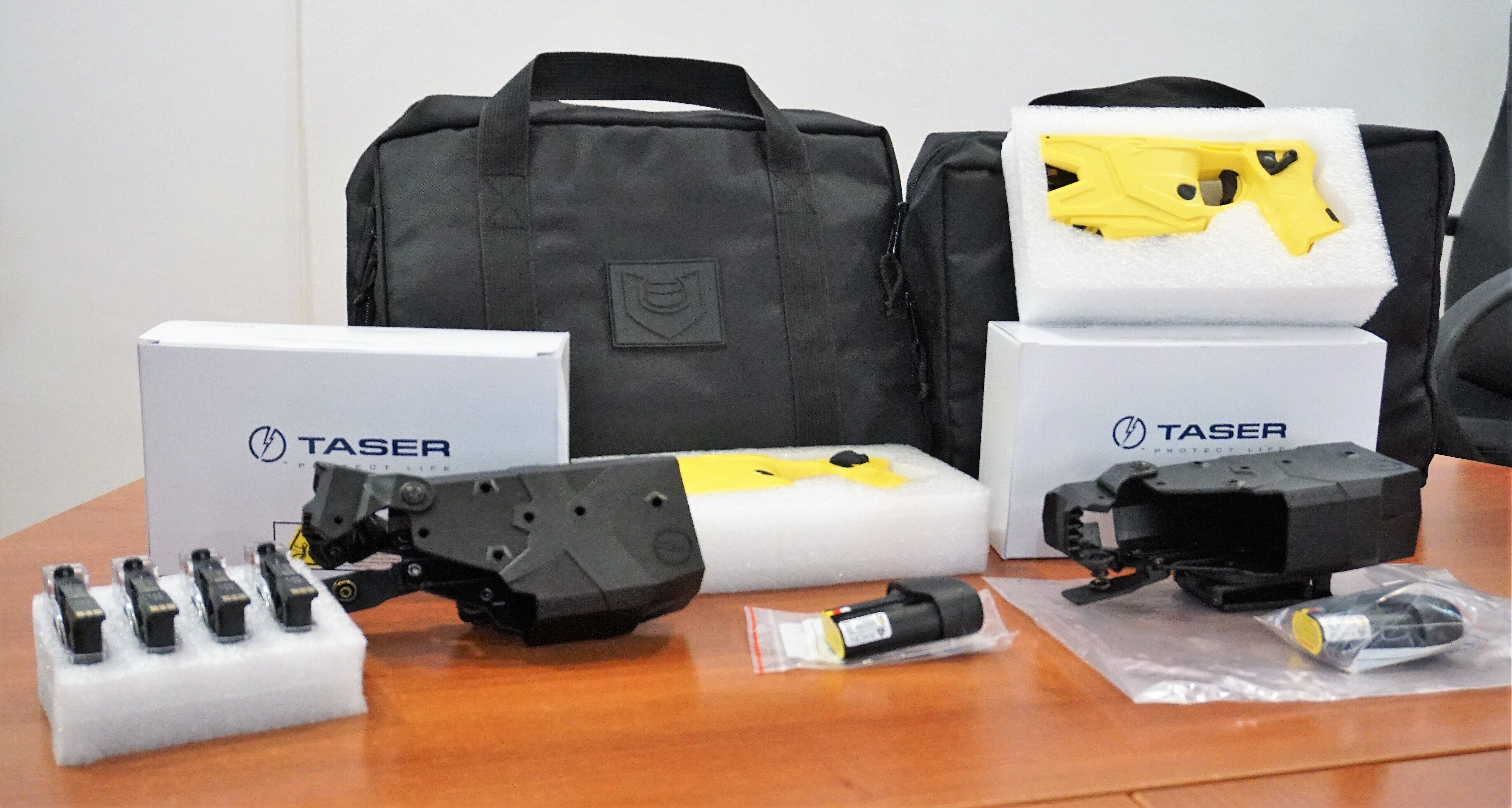 presentación pistolas  taser2